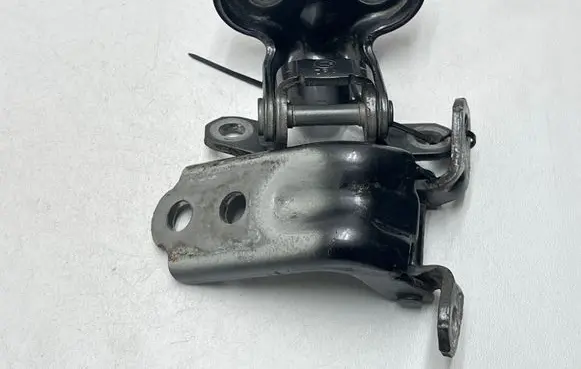 Subaru XV II Rear door hinge set 60479FJ002
