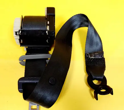 Renault Clio II Rear seatbelt 33039391