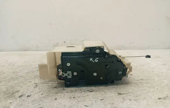 Porsche Cayenne (9PA) Rear door lock 7L0839015D 991609300 PA66307GF