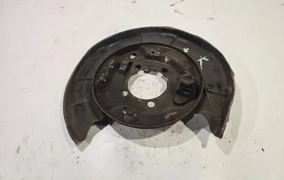 Toyota Prius+ (ZVW40) Rear brake disc plate dust cover 4650447050