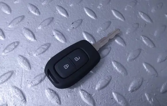 Dacia Sandero III Ignition key/card TWE1G0003