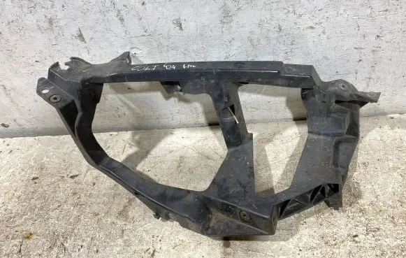 Mitsubishi Colt Headlight/headlamp mounting bracket Mn105060