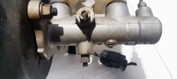 Mazda 323 F Master brake cylinder