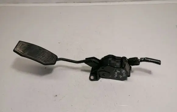 Toyota Prius (XW30) Accelerator throttle pedal 7811012040