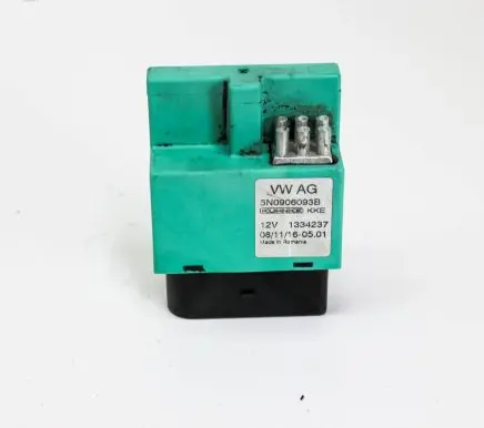 Audi Q3 8U Fuel injection pump control unit/module 5N0906093B