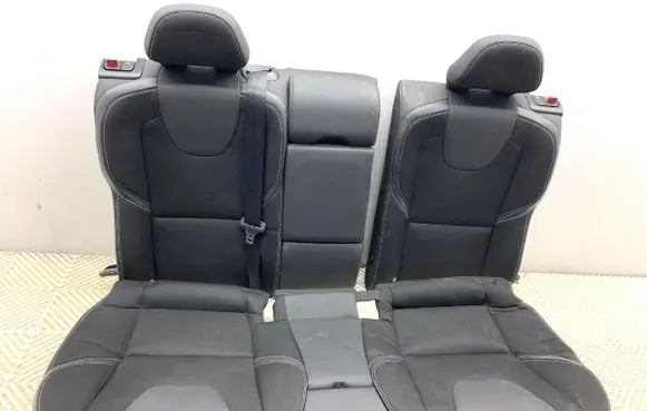 Volvo V40 Second row seats 