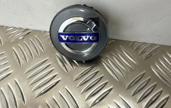 Volvo V70 Original wheel cap 30666913 30748052