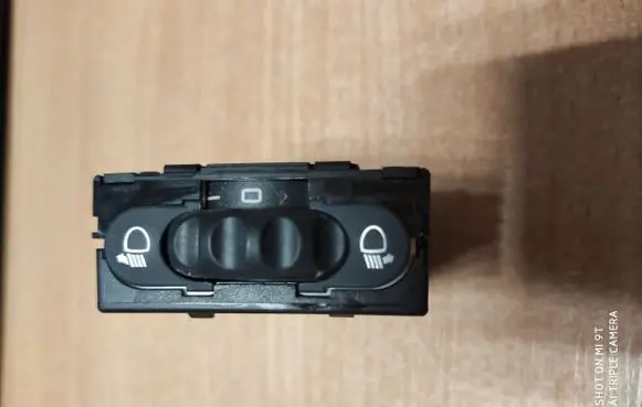 Opel Vivaro Headlight level height control switch 8200379685