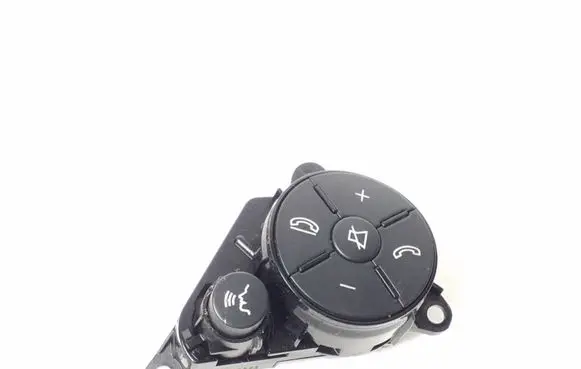 Mercedes-Benz E C207 W207 Steering wheel buttons/switches A2048210051