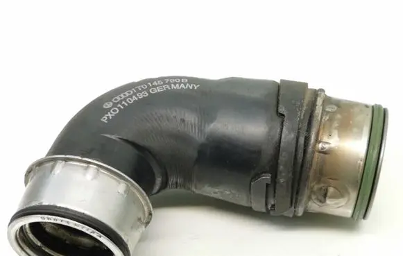 Volkswagen Golf V Intercooler hose/pipe 1T0145790B 03813111A