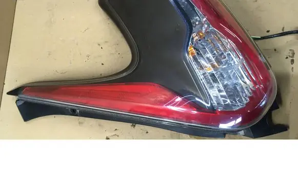 Nissan Juke I F15 Rear/tail lights 26550BV80A 07032015 L90049817