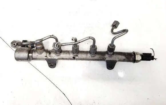 Mercedes-Benz E W212 Fuel main line pipe a6510700495 r9144z240a