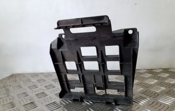 Audi A3 S3 A3 Sportback 8P Other engine bay part 8P0906131