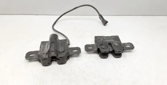 Engine bonnet/hood lock/catch