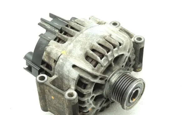 Mercedes-Benz E W212 Generator/alternator A0009063000 A0009067902