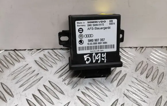 Volkswagen PASSAT B6 Light module LCM 5M0907357 5WK49172