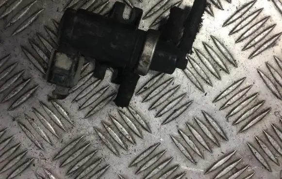 Audi A3 S3 8L Turbo solenoid valve 1j0906627 7.22903.20