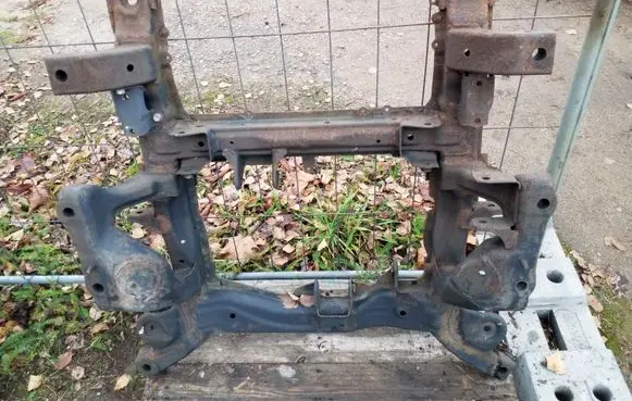 Suzuki Grand Vitara II Front subframe
