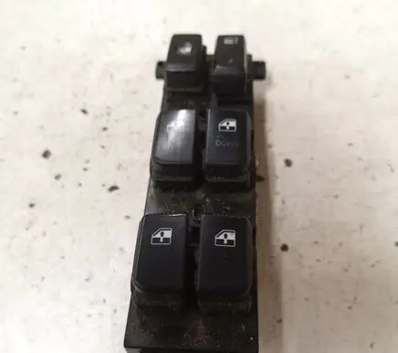 Hyundai Santa Fe Electric window control switch 935702B500S4