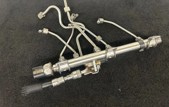 BMW 5 GT F07 Fuel main line pipe 7537319