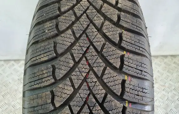 Toyota RAV 4 (XA40) R17 winter tire BLIZZAKLM005 21565R17
