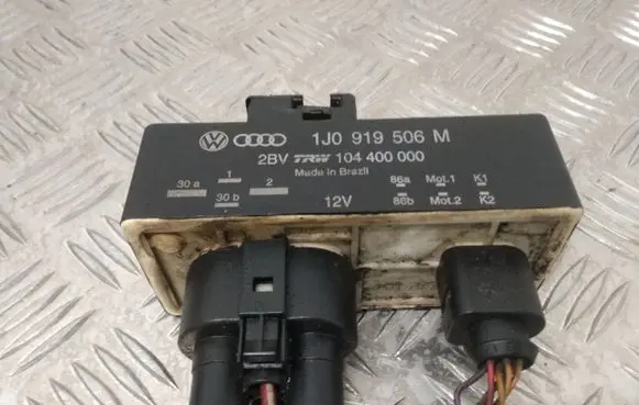Coolant fan relay
