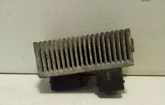 Nissan X-Trail T32 Glow plug pre-heat relay 8200558438