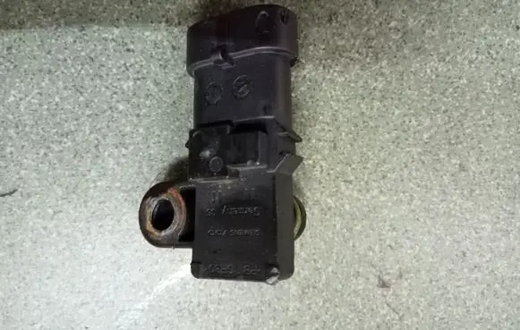 Opel Astra H Air pressure sensor 55563375
