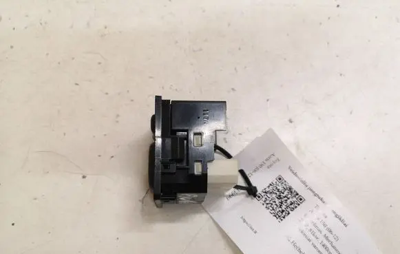 Toyota Auris 150 Wing mirror switch 769746
