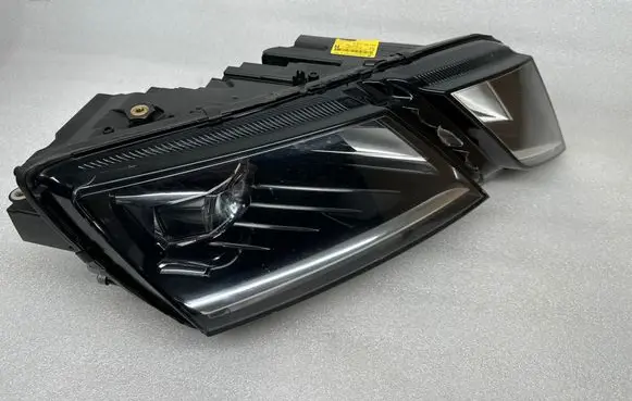 Skoda Octavia Mk3 (5E) Headlight/headlamp 5E1941016D 7p5941591ad 030110423200