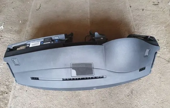 BMW 5 E60 E61 Dashboard 697642111