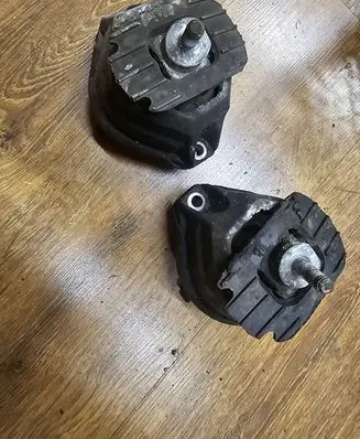 BMW 5 E60 E61 Engine mount bracket