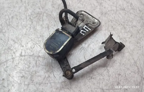 Mercedes-Benz CLS C218 X218 Air suspension front height level sensor A0045429918