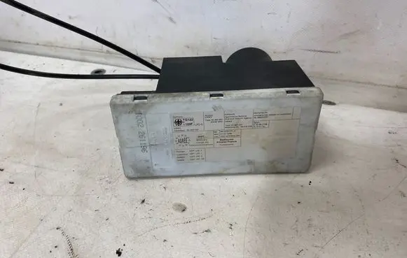 Audi A4 S4 B5 8D Central locking vacuum pump 8l0862257