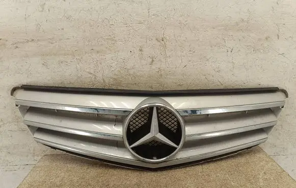 Mercedes-Benz C AMG W204 Front bumper upper radiator grill A2048801923