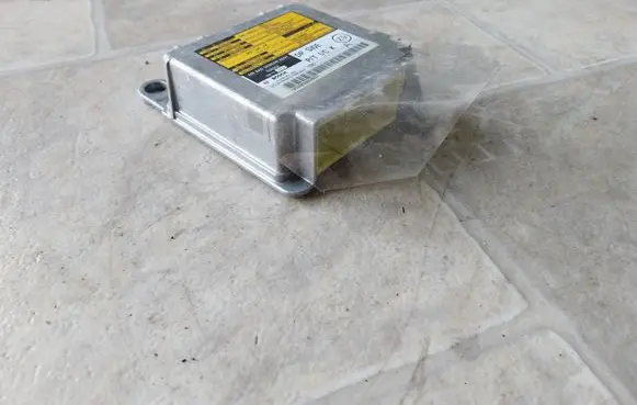 Lexus IS 220D-250-350 Airbag control unit/module 8917053110