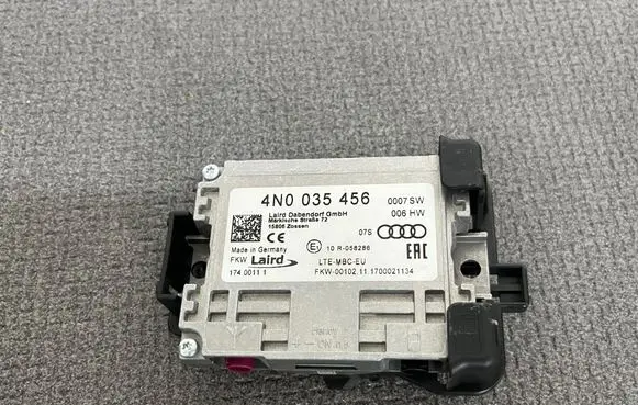 Audi Q5 SQ5 FY Aerial antenna amplifier 4N0035456 17400111 10R058286