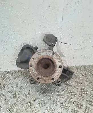 Mercedes-Benz Sprinter W907 W910 Front wheel hub A9073320000