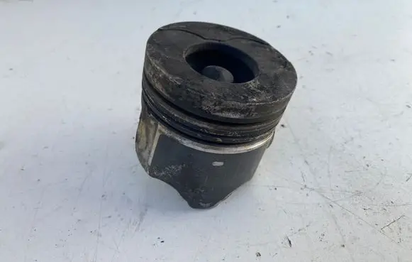 Piston