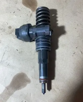 Volkswagen Golf Plus Fuel injector 038130073BN 0414730313