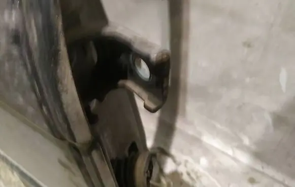 Citroen C5 Rear door lower hinge 