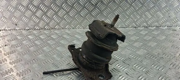 Nissan Pathfinder R51 Engine mount bracket