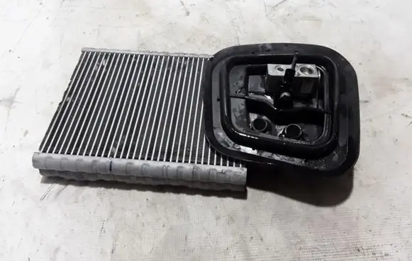 Mercedes-Benz GLE W167 Air conditioning (A/C) radiator (interior) HV8270028754
