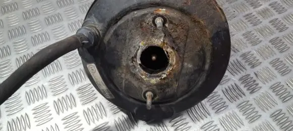 Toyota Corolla E120 E130 Brake booster LSH65 0Z8N