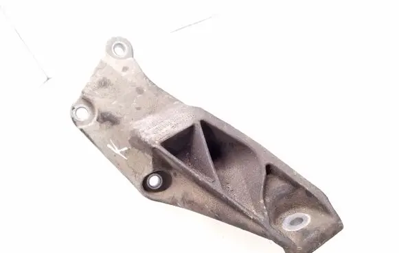 Audi A6 S6 C6 4F Engine mounting bracket 4F0199307R