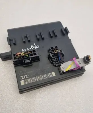Audi A4 S4 B6 8E 8H Comfort/convenience module 8E0907279C