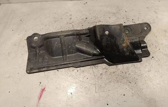 Nissan X-Trail T32 Other engine bay part 748154CE0A