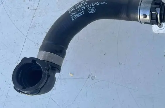 Mercedes-Benz CLA C118 X118 Engine coolant pipe/hose A2475010800 DBL625416
