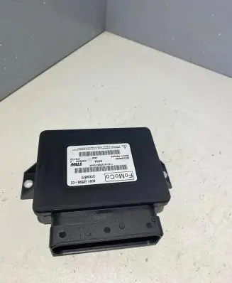 Volvo S80 Hand brake control module 31334872