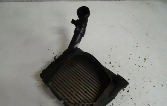 Volkswagen Touareg I Intercooler radiator